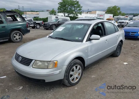 2000 Volkswagen Passat Gls from USA, damaged, VIN WVWMA23B6YP224996